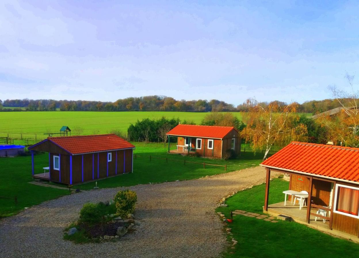 Les Chalets Du Quignon Autry-le-Chatel エクステリア 写真