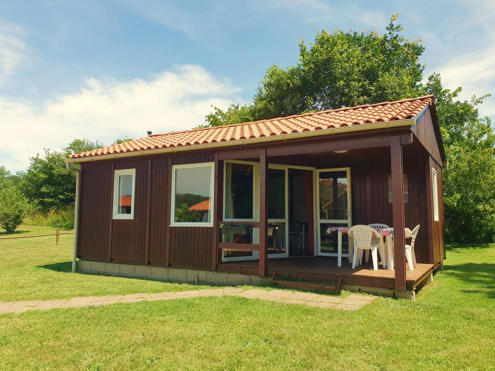 Les Chalets Du Quignon Autry-le-Chatel エクステリア 写真