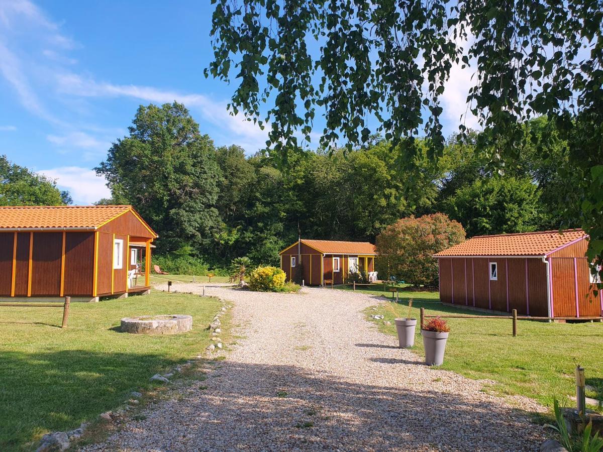 Les Chalets Du Quignon Autry-le-Chatel エクステリア 写真