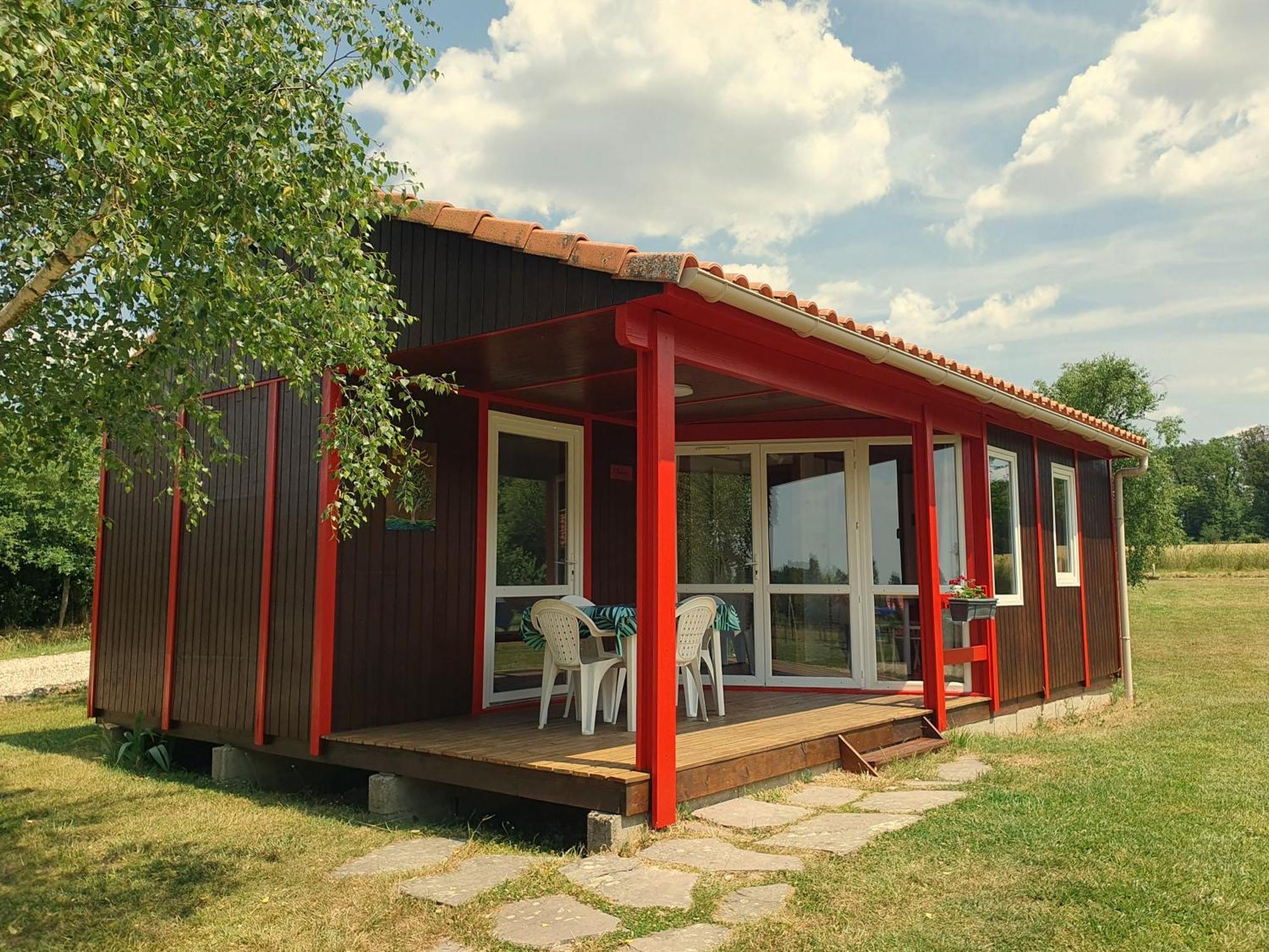 Les Chalets Du Quignon Autry-le-Chatel エクステリア 写真