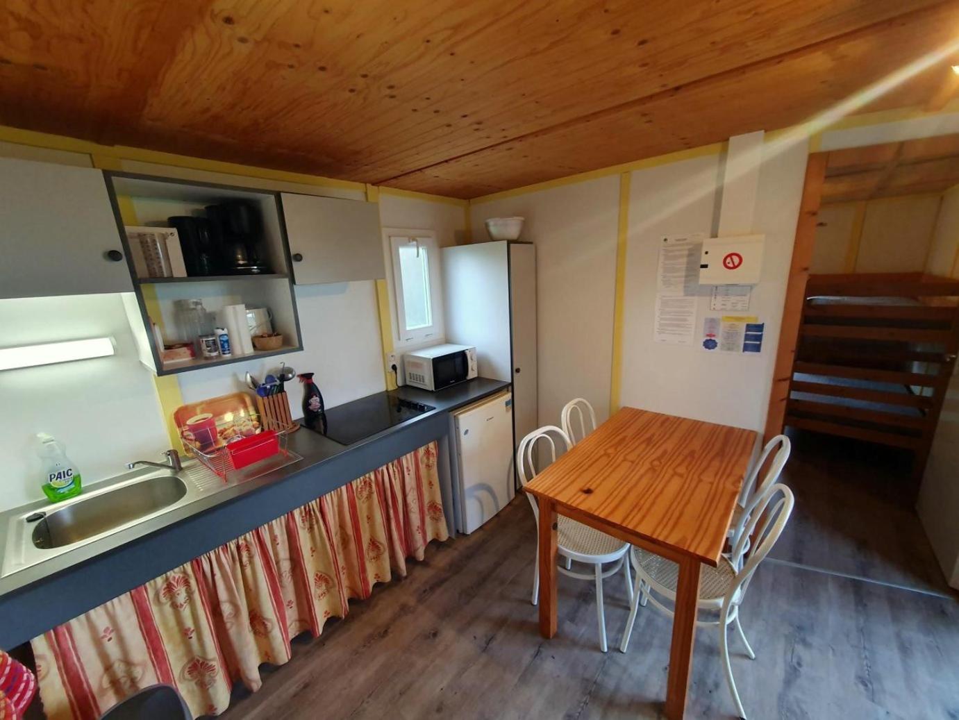 Les Chalets Du Quignon Autry-le-Chatel 部屋 写真